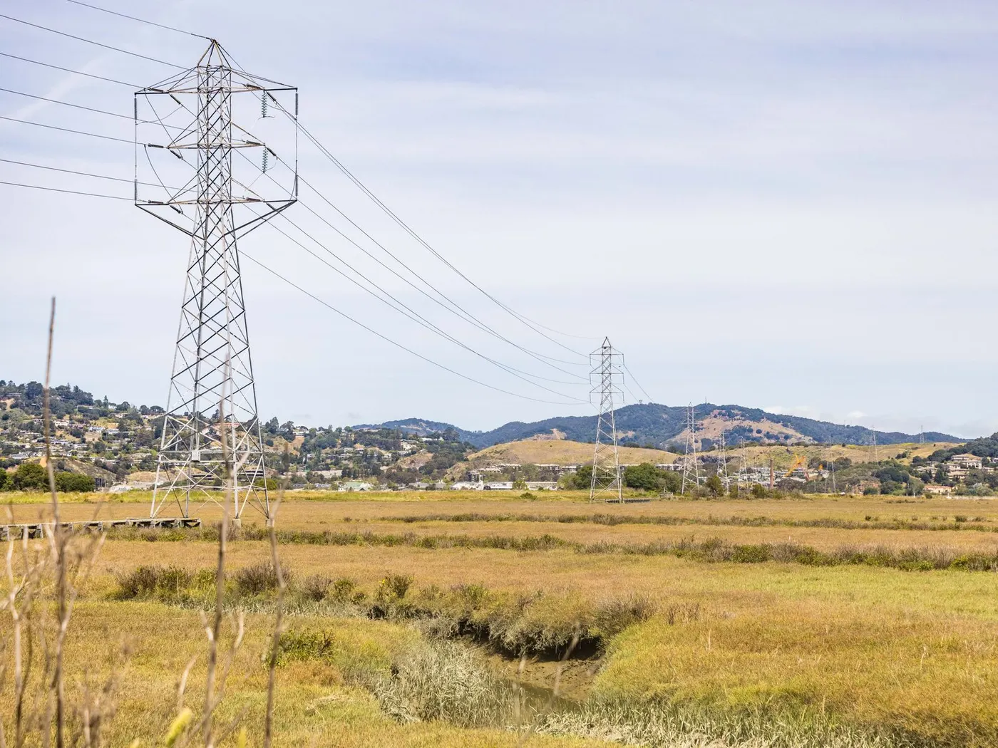 Grid-Tied vs Off-Grid vs Hybrid Solar